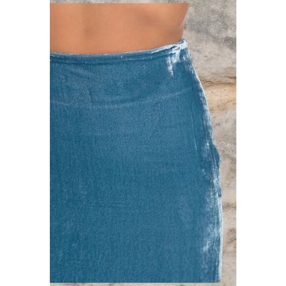 NWT - Free People My Lacey Velvet Midi Skirt Blue Mountain Top Size: 0 - Picture 3 of 7